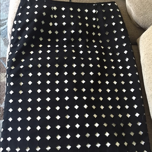 Patterned White House Black Market Pencil Skirt
