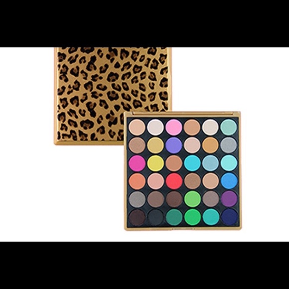 🌟SOLD🌟36 Matte shadow - Picture 4 of 4