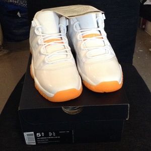 Jordan 11 retro low citrus
