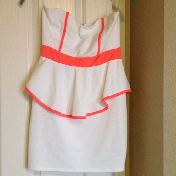 Coral Trim White Sweetheart Ruffle Peplum Dress - Picture 4 of 4