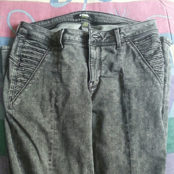 Grey washed Denim - Picture 3 of 4