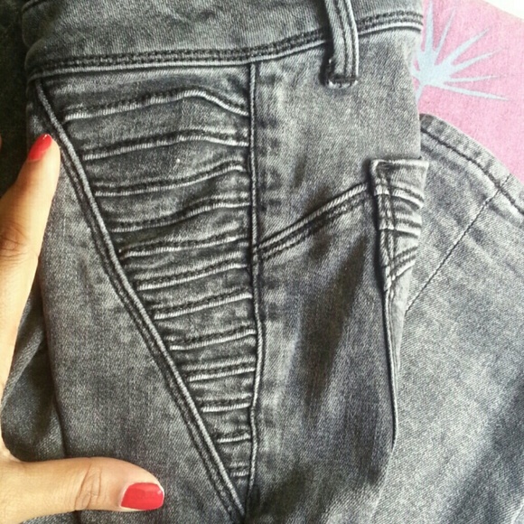 Grey washed Denim - Picture 4 of 4