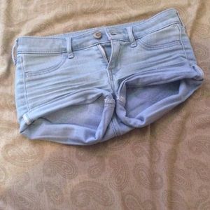 Hollister shorts in great condition :)