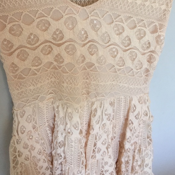 Wet seal nude lace dress - Picture 2 of 3