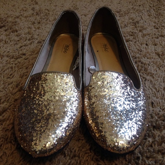 Shoes - Gold glitter flats
