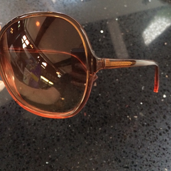 Oliver Peoples Sunglasses - Picture 3 of 4