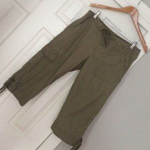 Army green casual cargo capri pants
