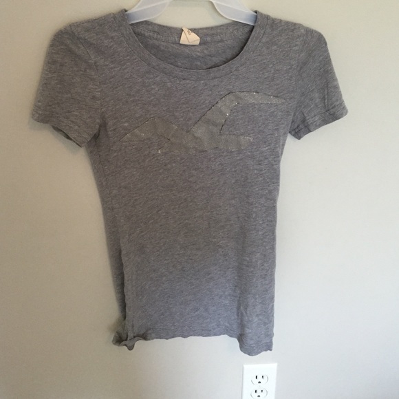 Hollister graphic tee