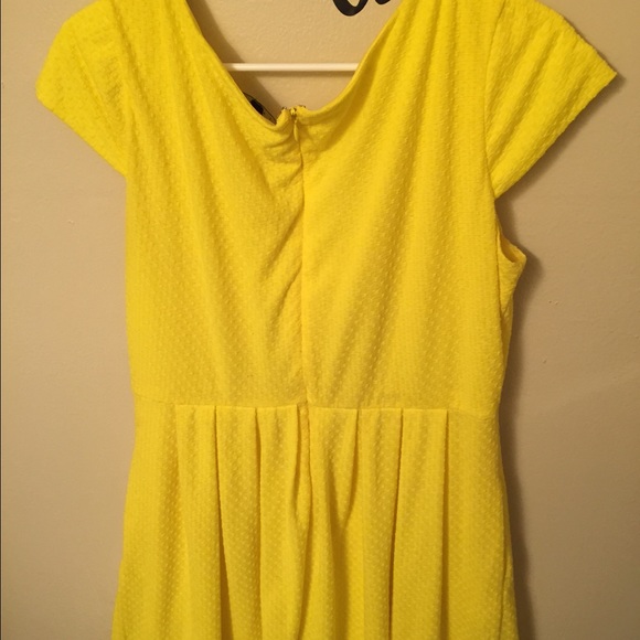 Yellow Babydoll Dress with pockets - Picture 3 of 3