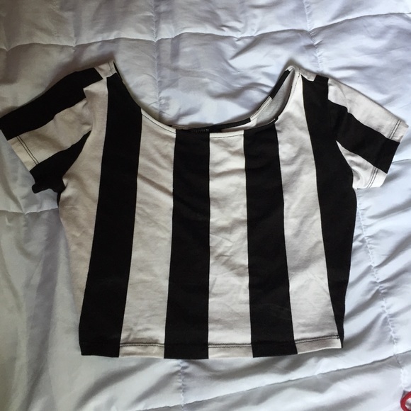 Black and White Crop Top