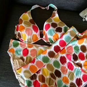 VS bikini 36D. Large bottoms w/cover up skirt