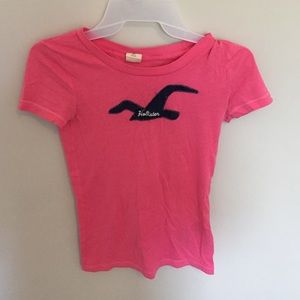 Hollister graphic tee