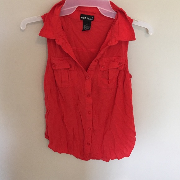 Wet seal button down tank