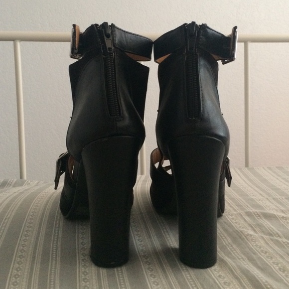 Charlotte Russe Heels - Picture 3 of 4