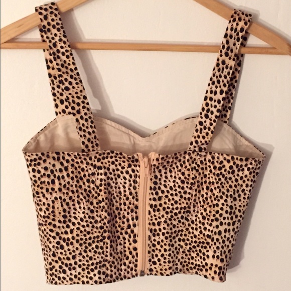 Leopard Crop Top - Picture 2 of 3