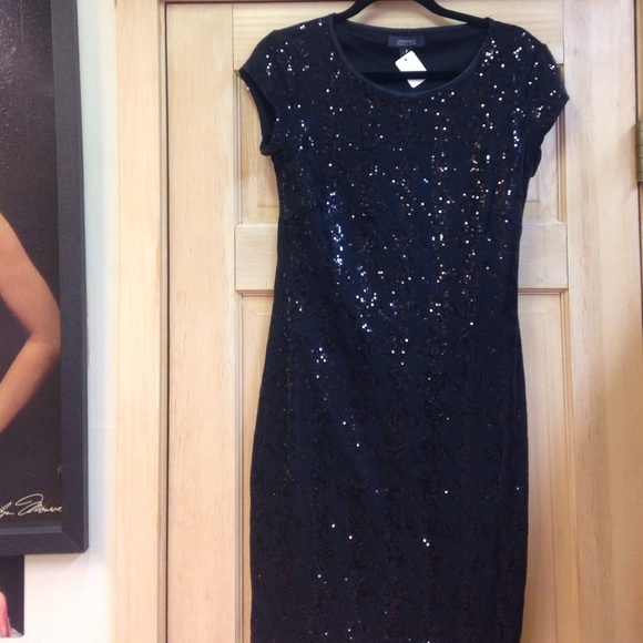Black short sleeve sequin knee length dress