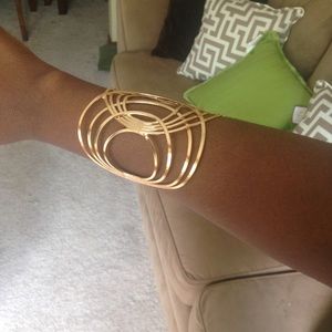 Bold Fashion Gold Bracelet