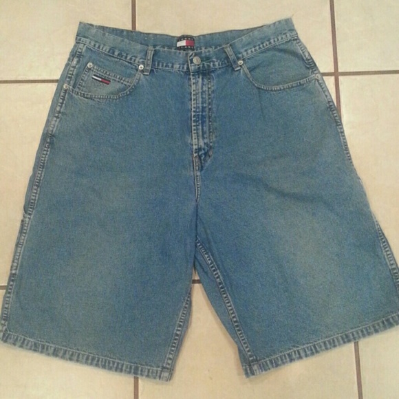 BUNDLE @makemedeal  Tommy Shorts & Wallet