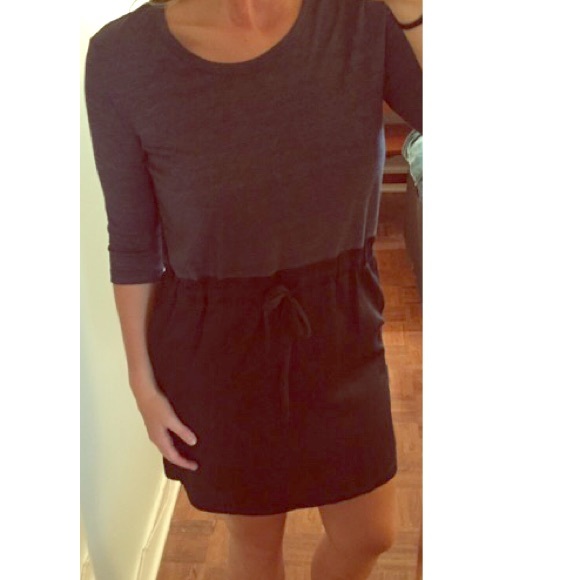 Two-toned sleeved dress