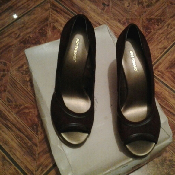 Shoes - Picture 4 of 4