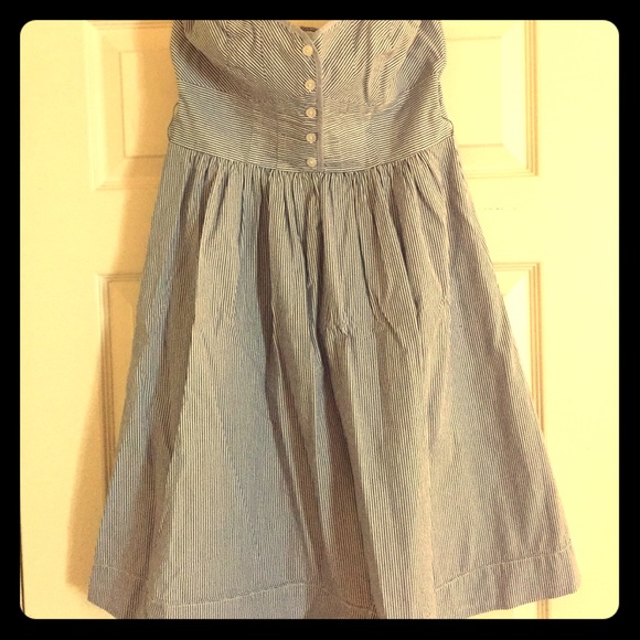 Blue and white seer-sucker print, strapless dress