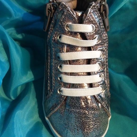 New Michael Kors baby sneakers size 3-6m - Picture 2 of 2