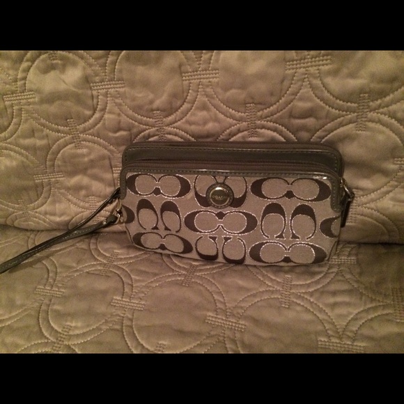 Coach wristlet gray & sliver
