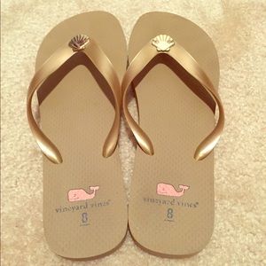 Vineyard Vines Flip Flops