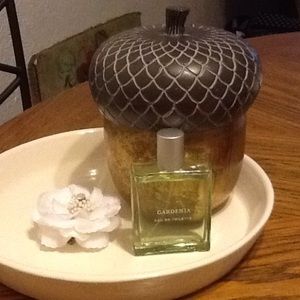 Bath and body works gardenia Esau de toilette