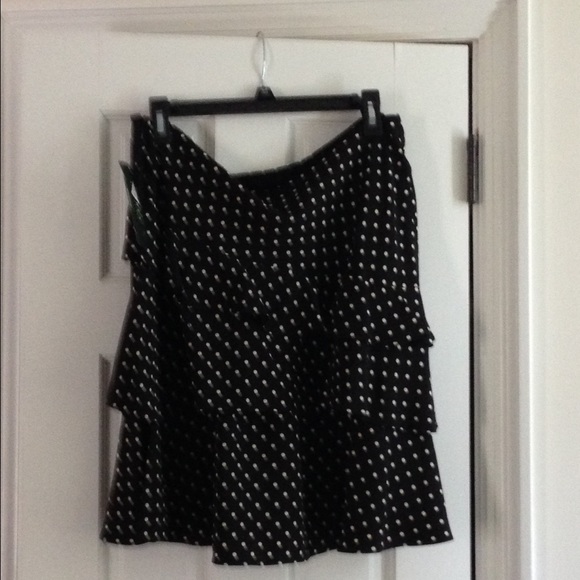 SOLD 🎁 NWT SALE Ralph Lauren skirt 🎁 - Picture 3 of 3
