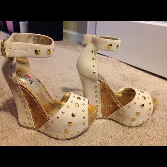 Off white studded wedges