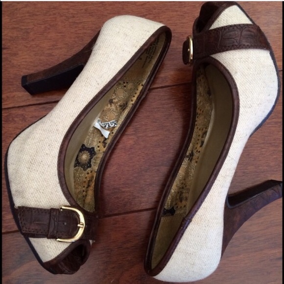 Mossimo Heels - Picture 1 of 3