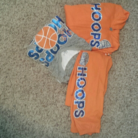 Long sleeve shirt sweat shirt and pants