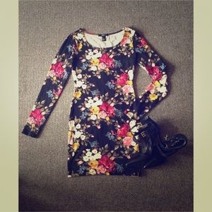 F21 | Black Floral Body-con Dress