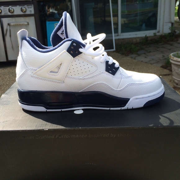 Air Jordan 4