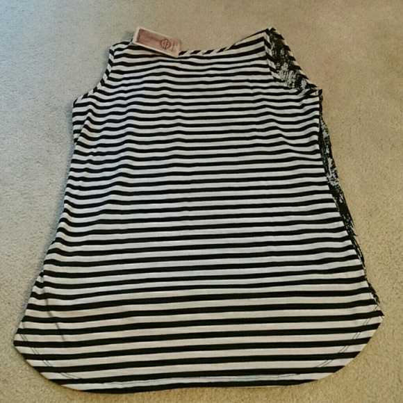 Shirt - Picture 2 of 4