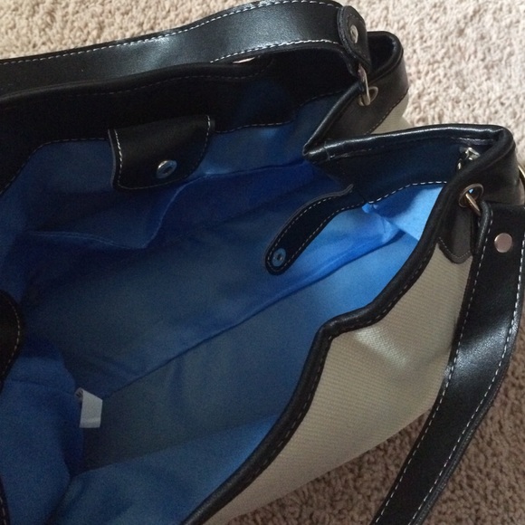 🆓Cosmetics bag! - Picture 3 of 4