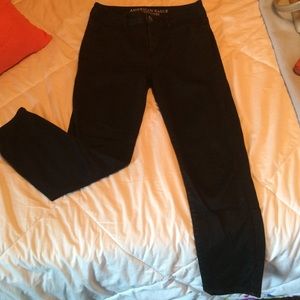 Black hi rise jegging crop pants