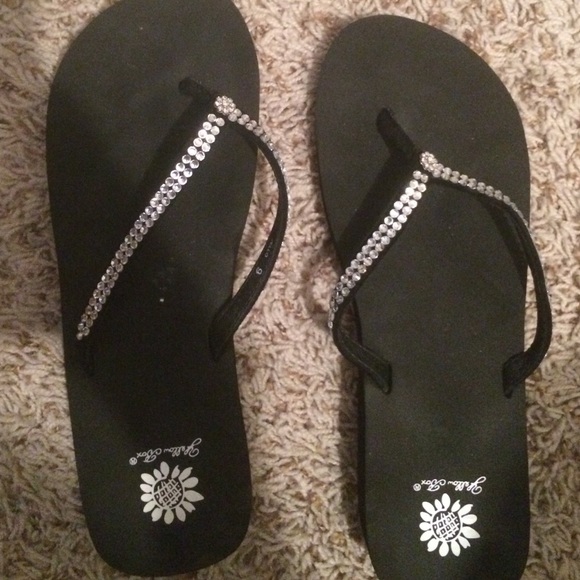 Raised swarovski crystal sandals