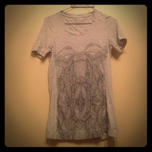 Lululemon size 4 grey shirt