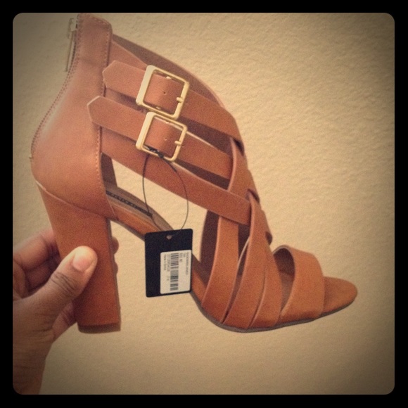 F21 tan heels