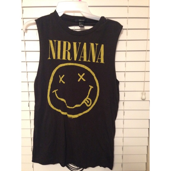 Nirvana shirt with cute backside