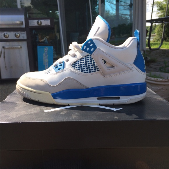 Air Jordan 4