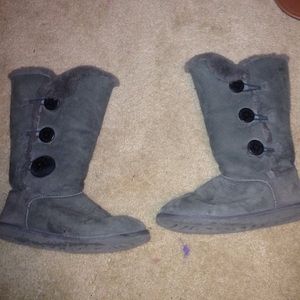 Grey uggs Bailey button