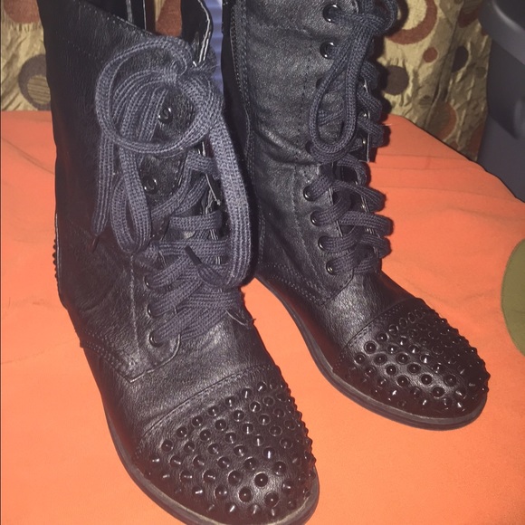 BONGO Shoes - Studded black military style boot size 7