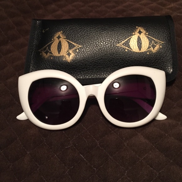 Accessories - White cat eye sunglasses