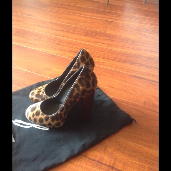 Brian Atwood leopard pump size 8 - Picture 2 of 4