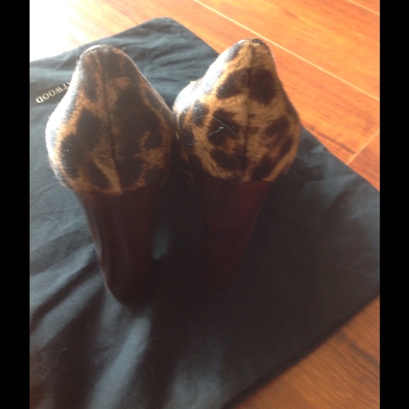 Brian Atwood leopard pump size 8 - Picture 3 of 4