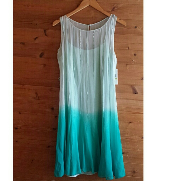 Calvin Klein cocktail dress size 4 100% silk