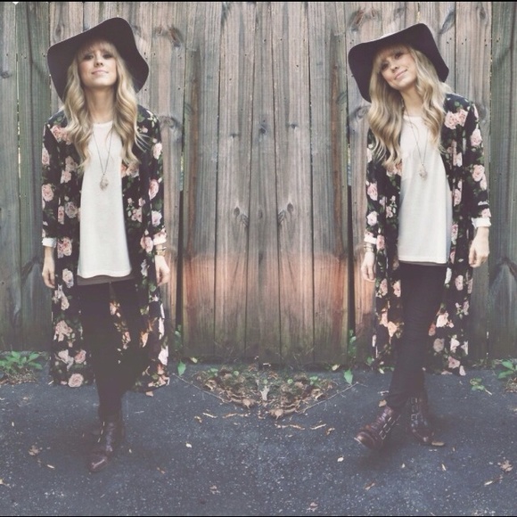🌸🌺🌷✨✨long floral  kimono🌸🌺🌷✨✨